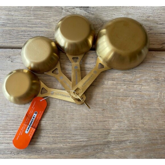 Le Creuset Stainless Steel Gold 4 Piece Measuring Cup Set NEW NWT - Picture 2 of 6